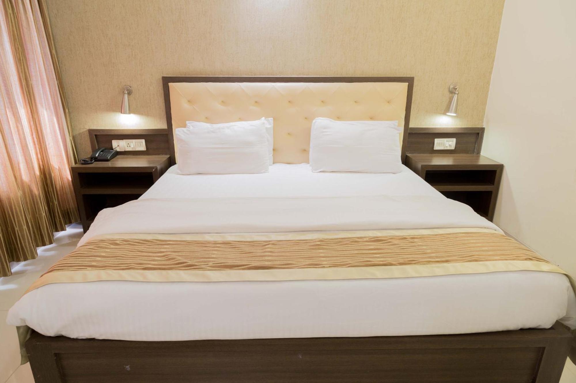 Hotel Aroma Executive Panaji -Stay In The Heart Of The City ภายนอก รูปภาพ