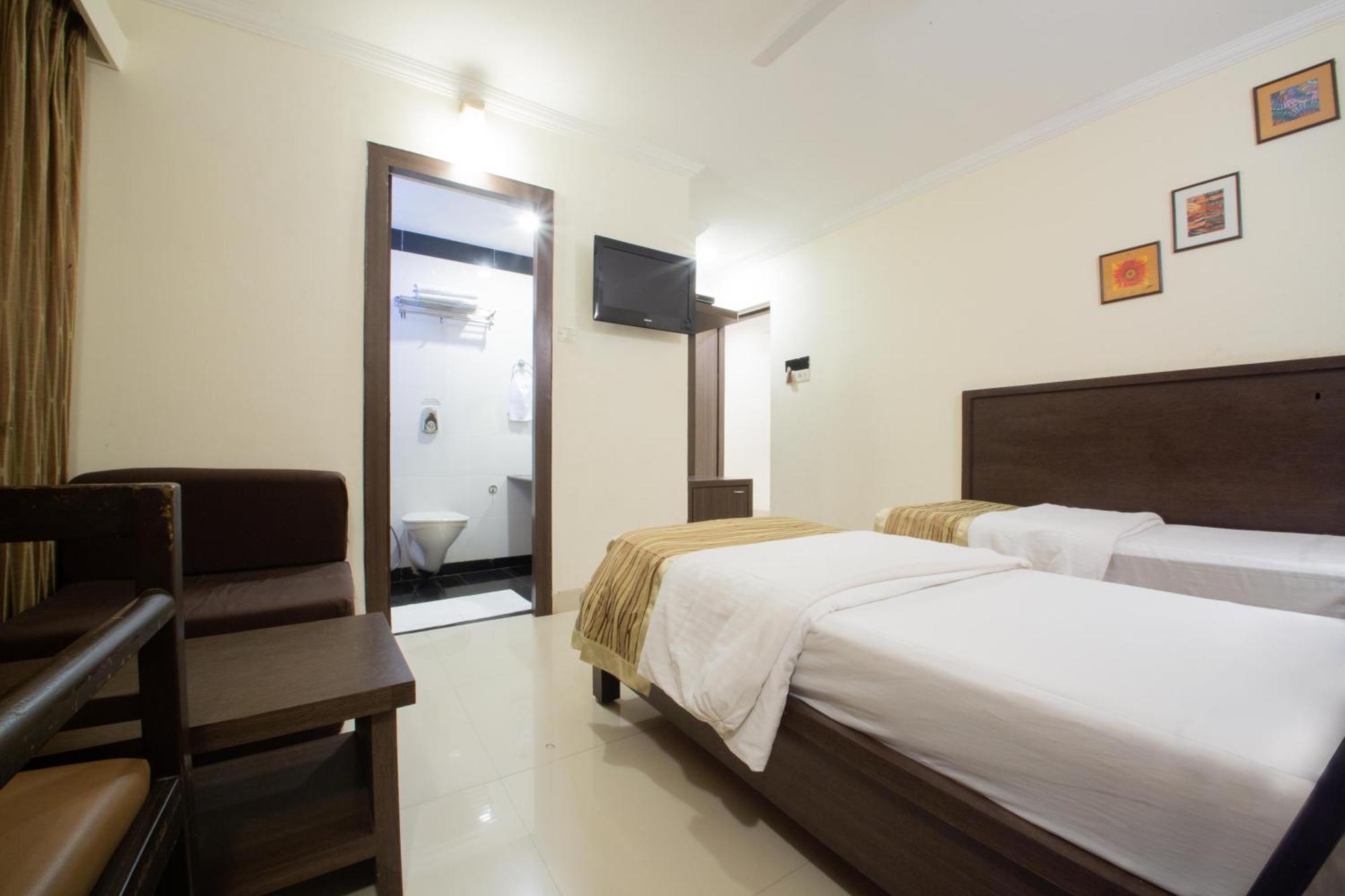 Hotel Aroma Executive Panaji -Stay In The Heart Of The City ภายนอก รูปภาพ
